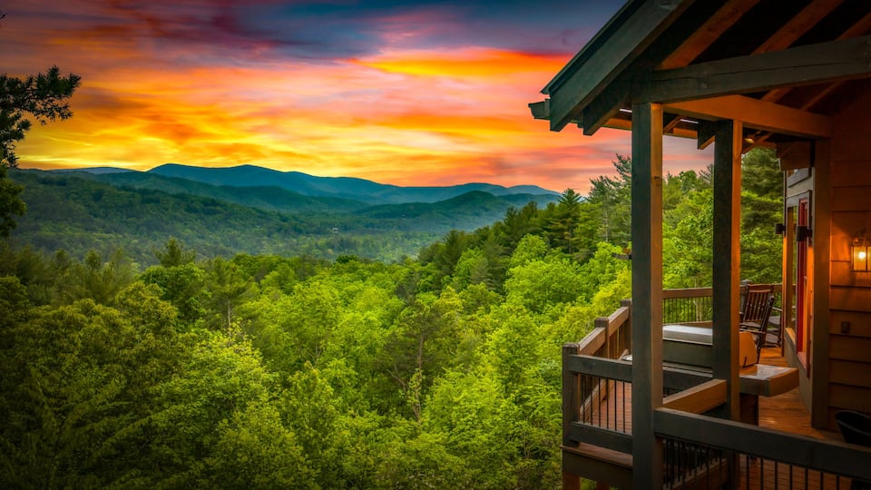 A ridge-top mountain cabin with a treehouse, Blue Ridge, Georgia, United States, photo 10 of 10