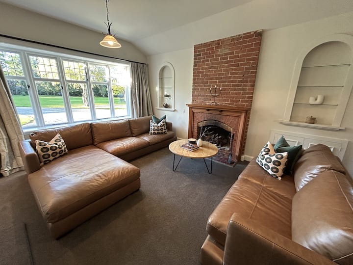 Amberley Lodge
(5 Bedroom House) - Amberley