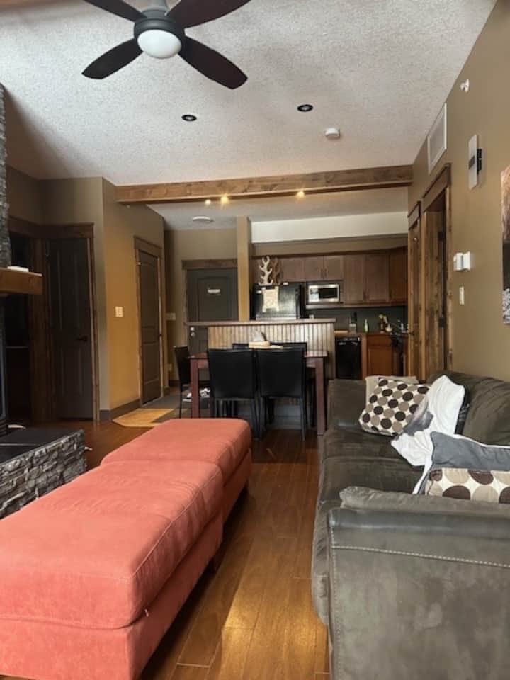 Beautiful Radium Mountain Escape 2br Condo +Den - Radium Hot Springs