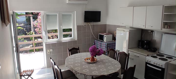 Bursac 3 - See View, Huge 4 Bedroom Apartment - モンテネグロ