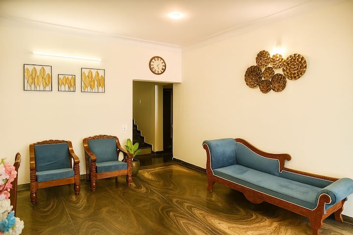 Living room image 3