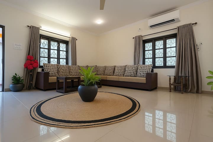 Living room image 1