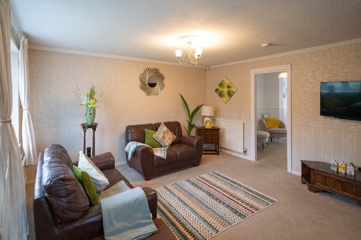 3-bed Westhoughton | M61 | Contractors | Parking - Bolton