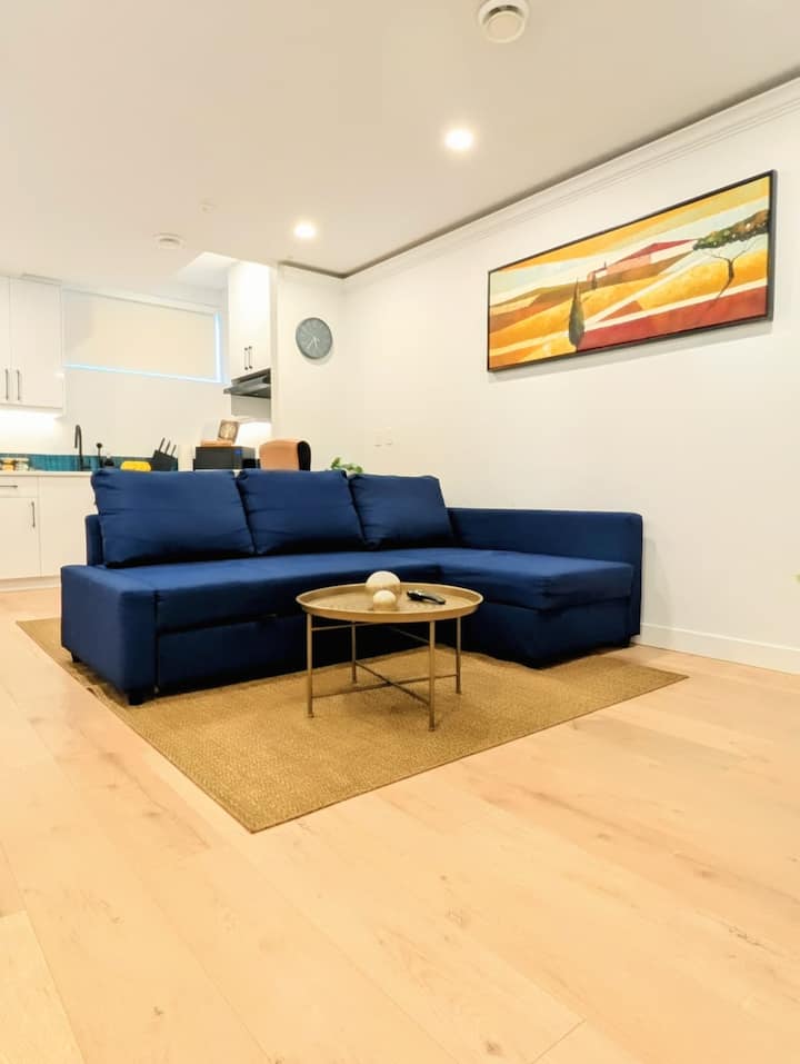 Sanctum | Luxury And Modern Gateway Suite - Canada