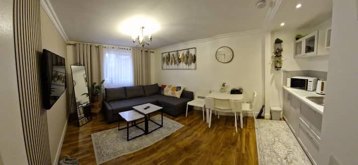 Central Park Flat, Manchester 
4 Guests+1infant - Mánchester