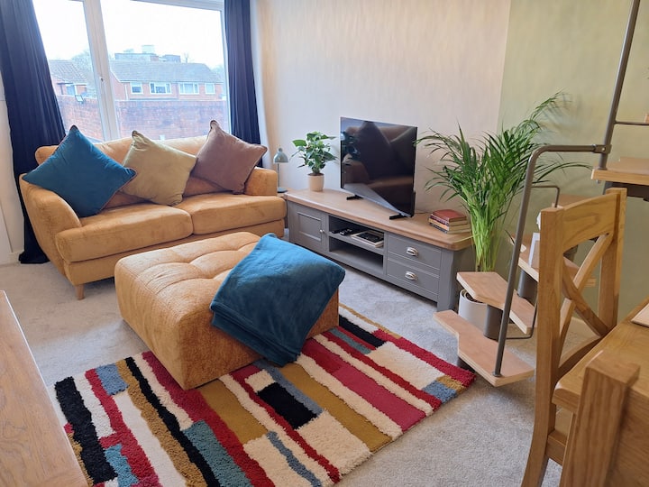 Stylish 2 Bed Flat Walk To Station Free Parking - St Neots