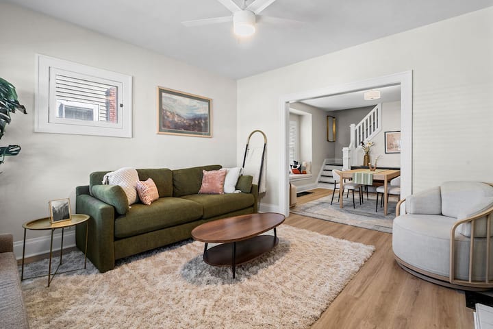Stylish & Cozy 2br W/ Office + Fenced Yard - Ohio