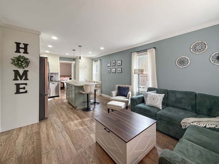 3 Bed, 2.5 Bath Updated Home Near Uiuc - Champaign, IL