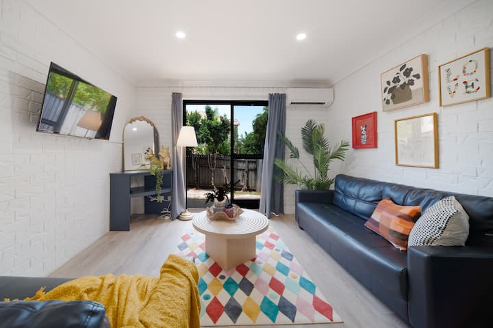 Budget 2br Home Convenient Location Walk To Shops - Springwood