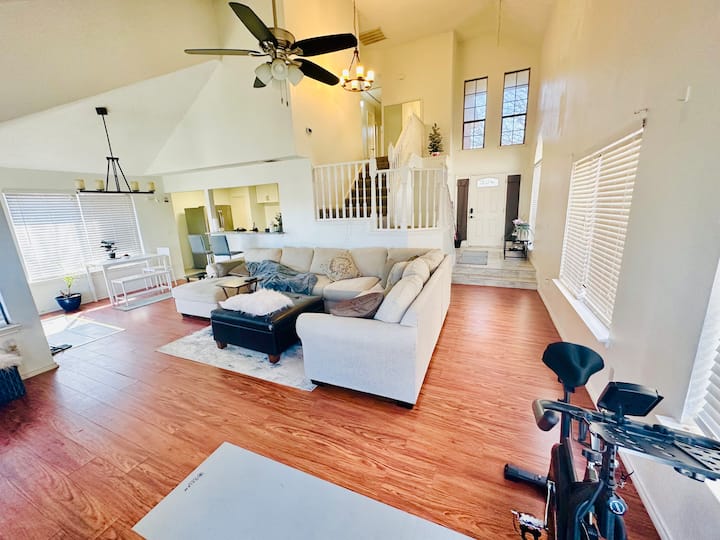Peaceful Room W Shared Bath In Modern Green Home - DeSoto, TX