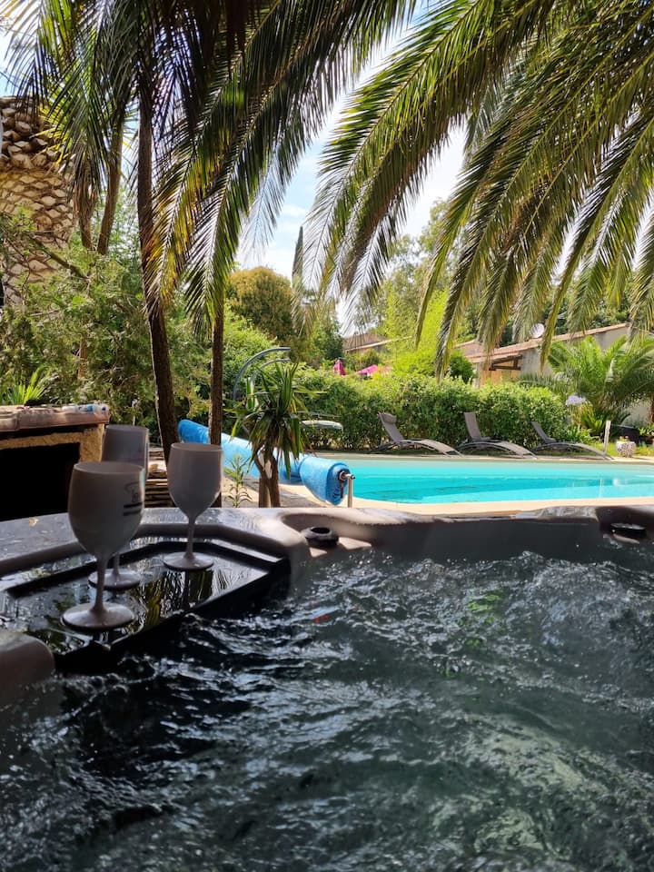 Villa Provençale :
Soleil, Piscine Et Jaccuzi - Puget-sur-Argens