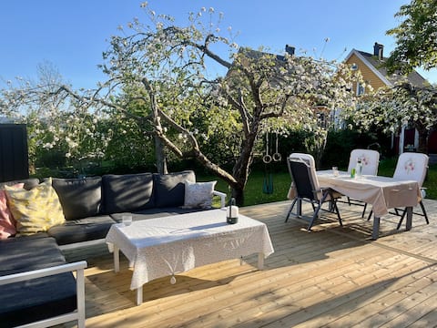 Modern home with garden - peaceful and central