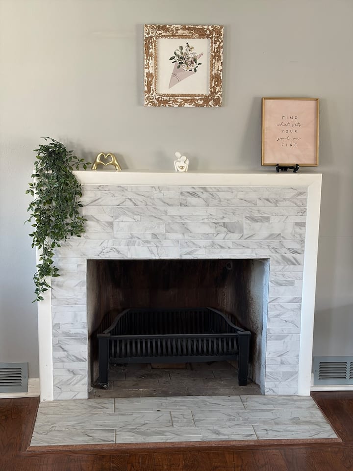 3 Br W/large Yard +Pets Welcome! Near Kansas City! - Leavenworth, KS