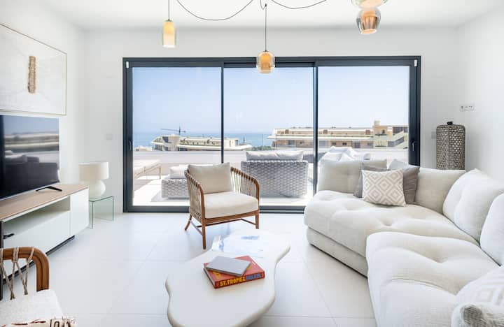 Saint-tropez Sky Villa With Jacuzzi & Sea Views - Coín
