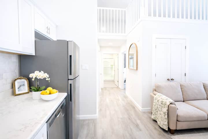 Modern Yale Loft • Best Location + Parking - New Haven, CT