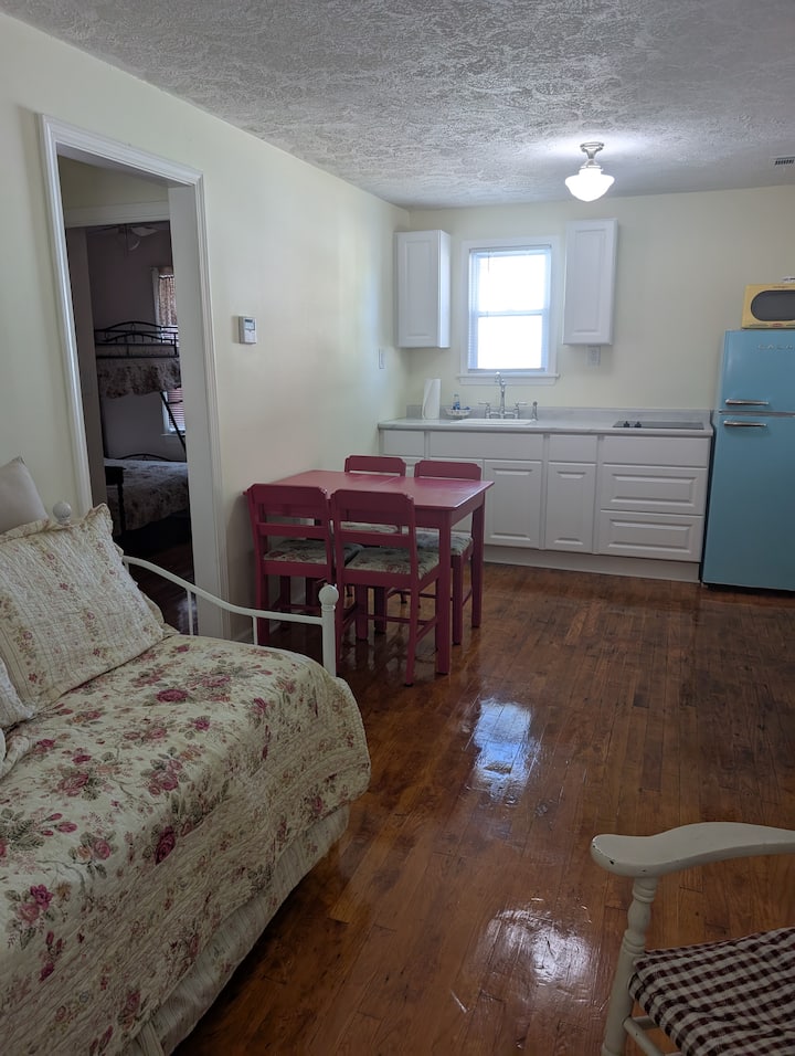Shabby Shanty - Geneva, OH