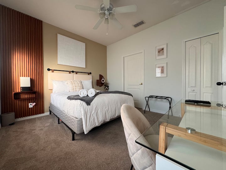 Charming Room With Private Bath And Shared Areas. - Kissimmee, FL