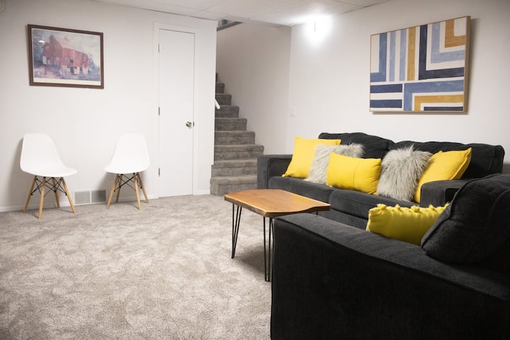 Decorah Hidden Haven • 3br • Sleeps 6+ •Fast Wi-fi - Decorah, IA