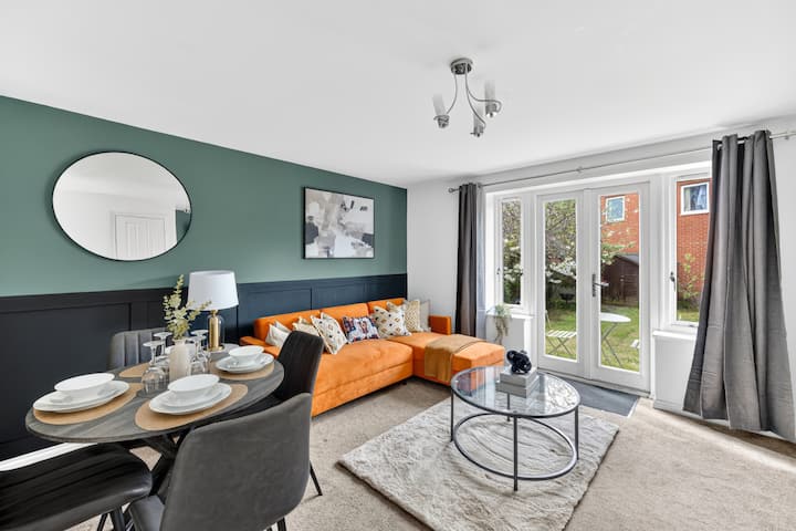 Stylish House • Excellent Location • Free Parking - Milton Keynes
