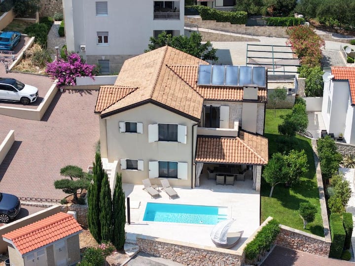 Villa T - Betina