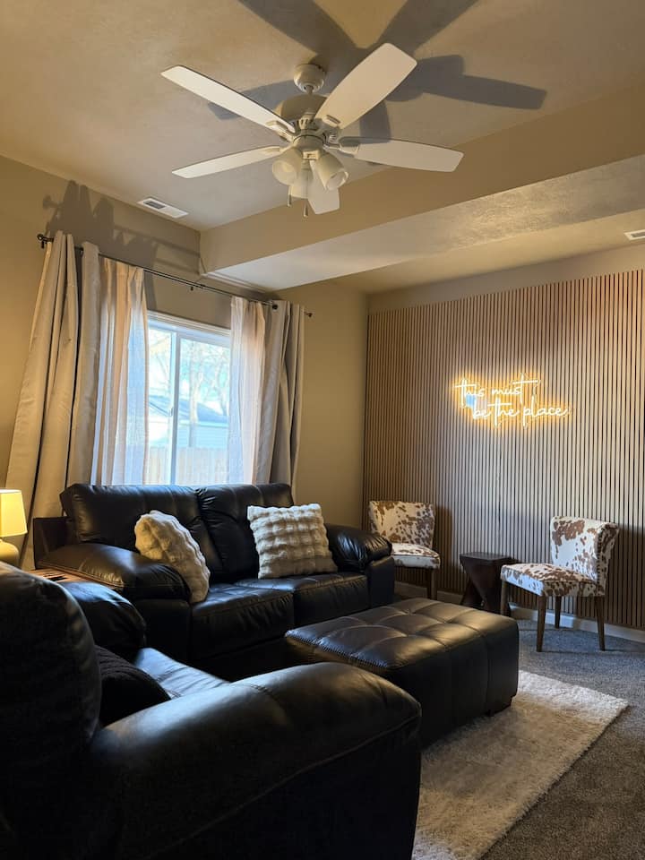 The Sioux Stay • Downtown • Child + Pet Friendly - Sioux Falls, SD