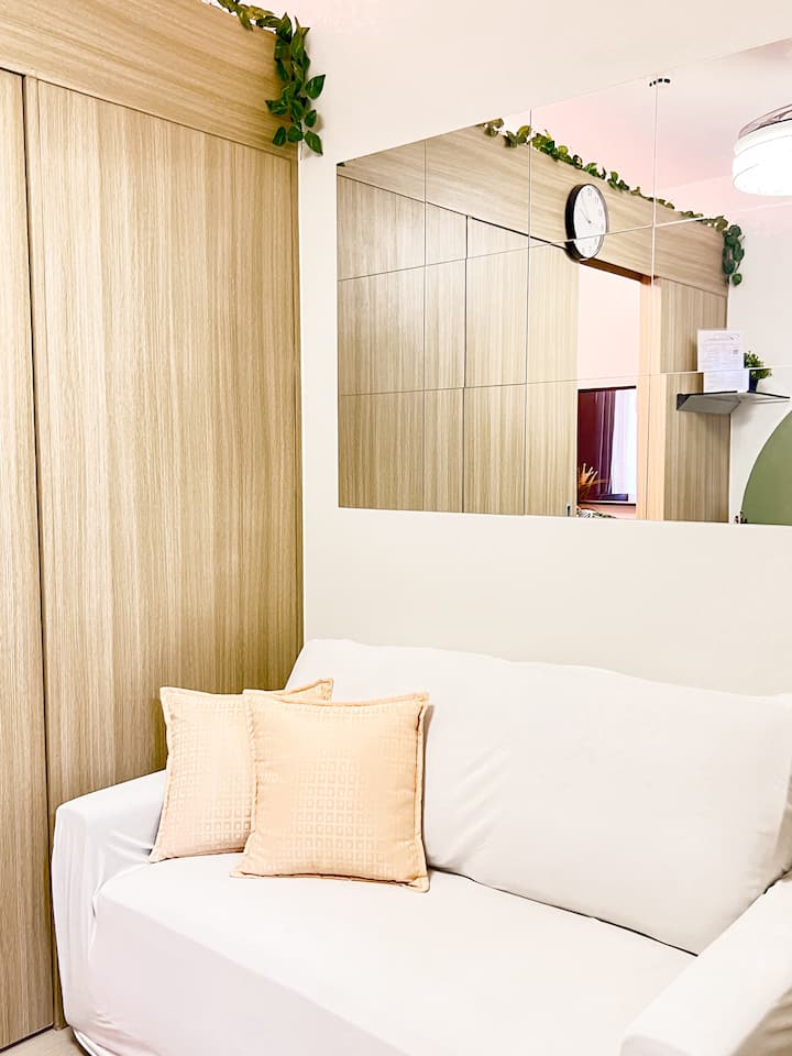 Cozy Condo W/ Pool @ Shore 2 Residences | Moa - Ninoy Aquino Airport (MNL)