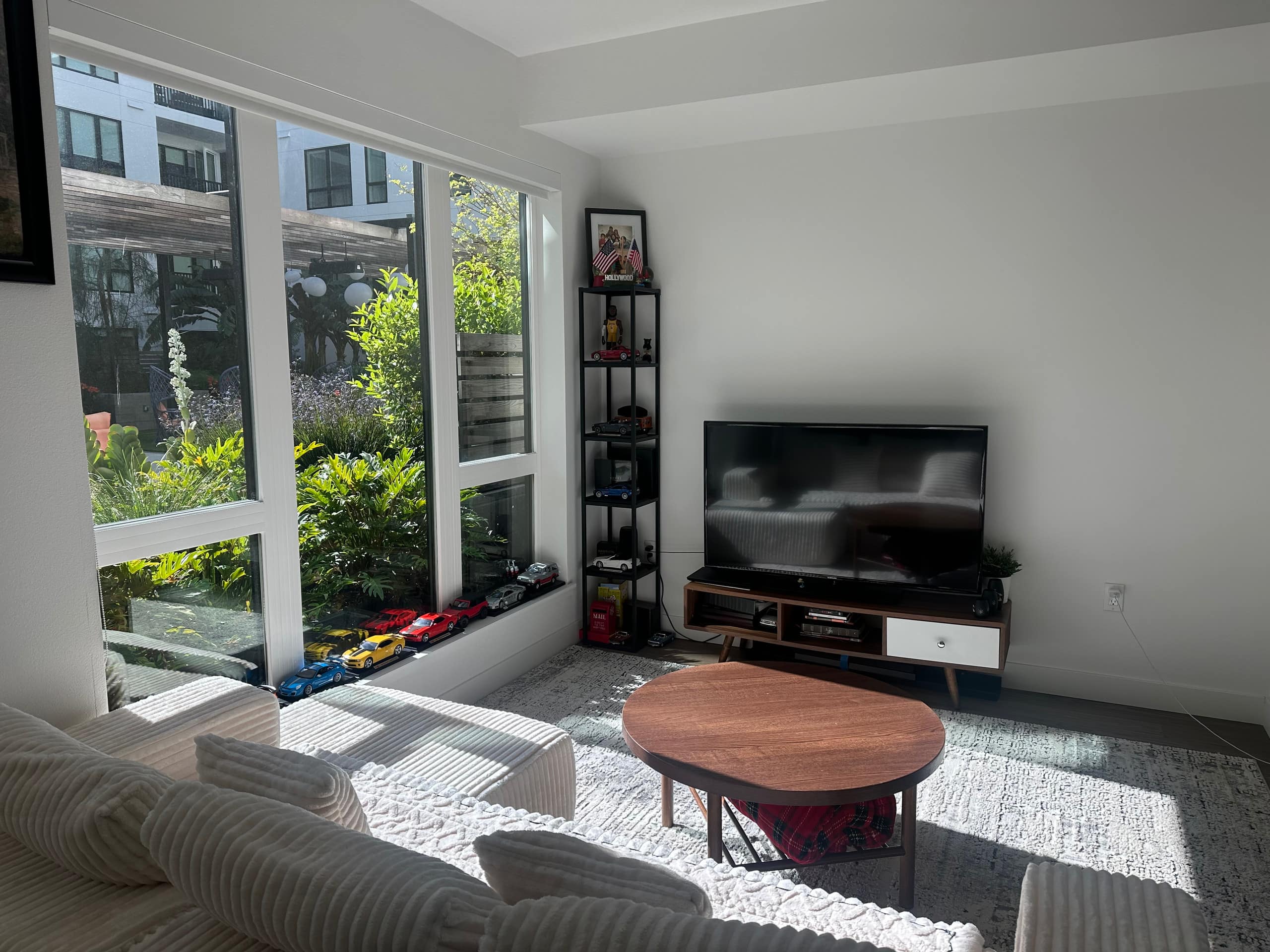 Luxury 1BR at Vasara Workpods, Pool, Spa & Rooftop - Photo 2