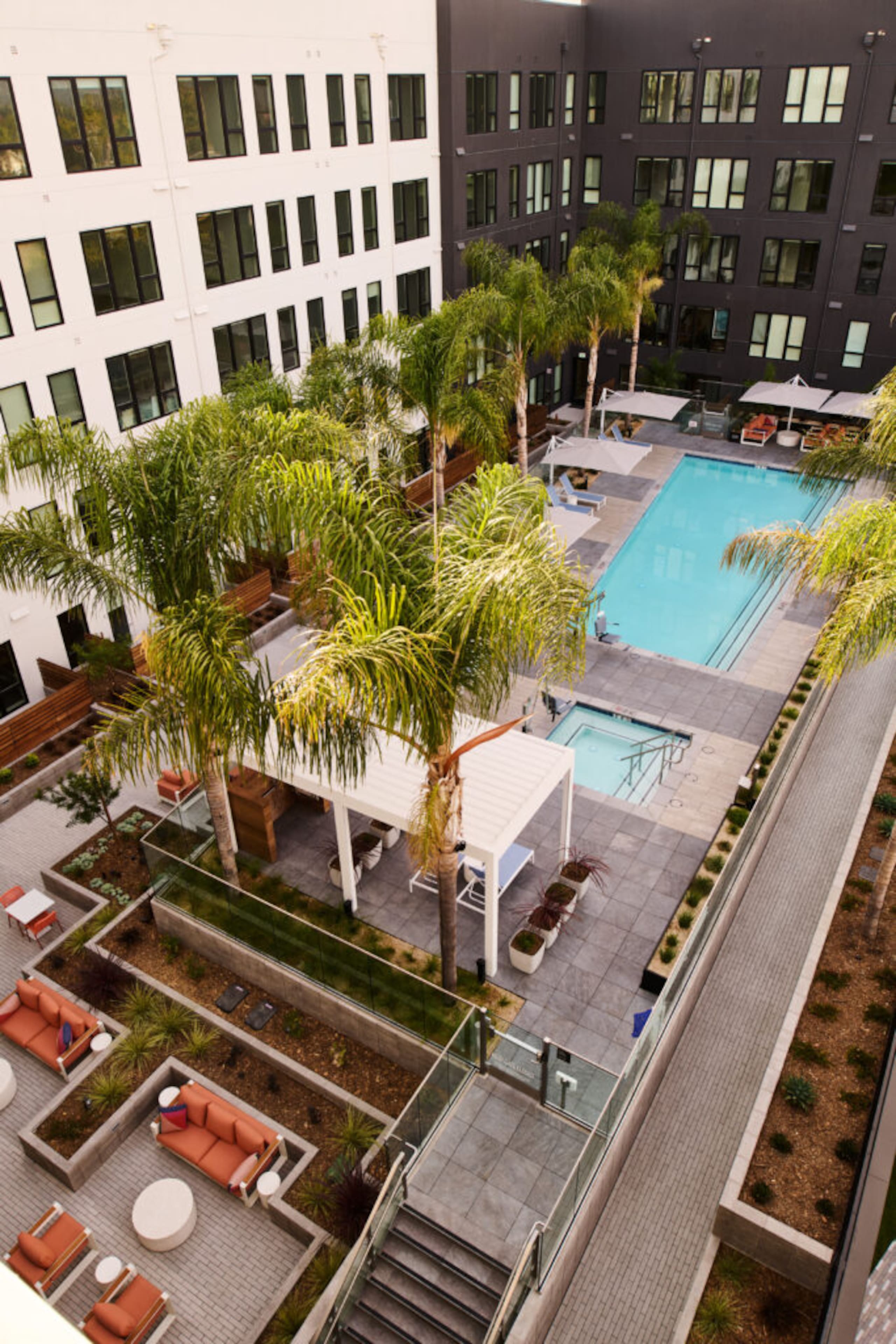 Luxury 1BR at Vasara Workpods, Pool, Spa & Rooftop - Photo 11