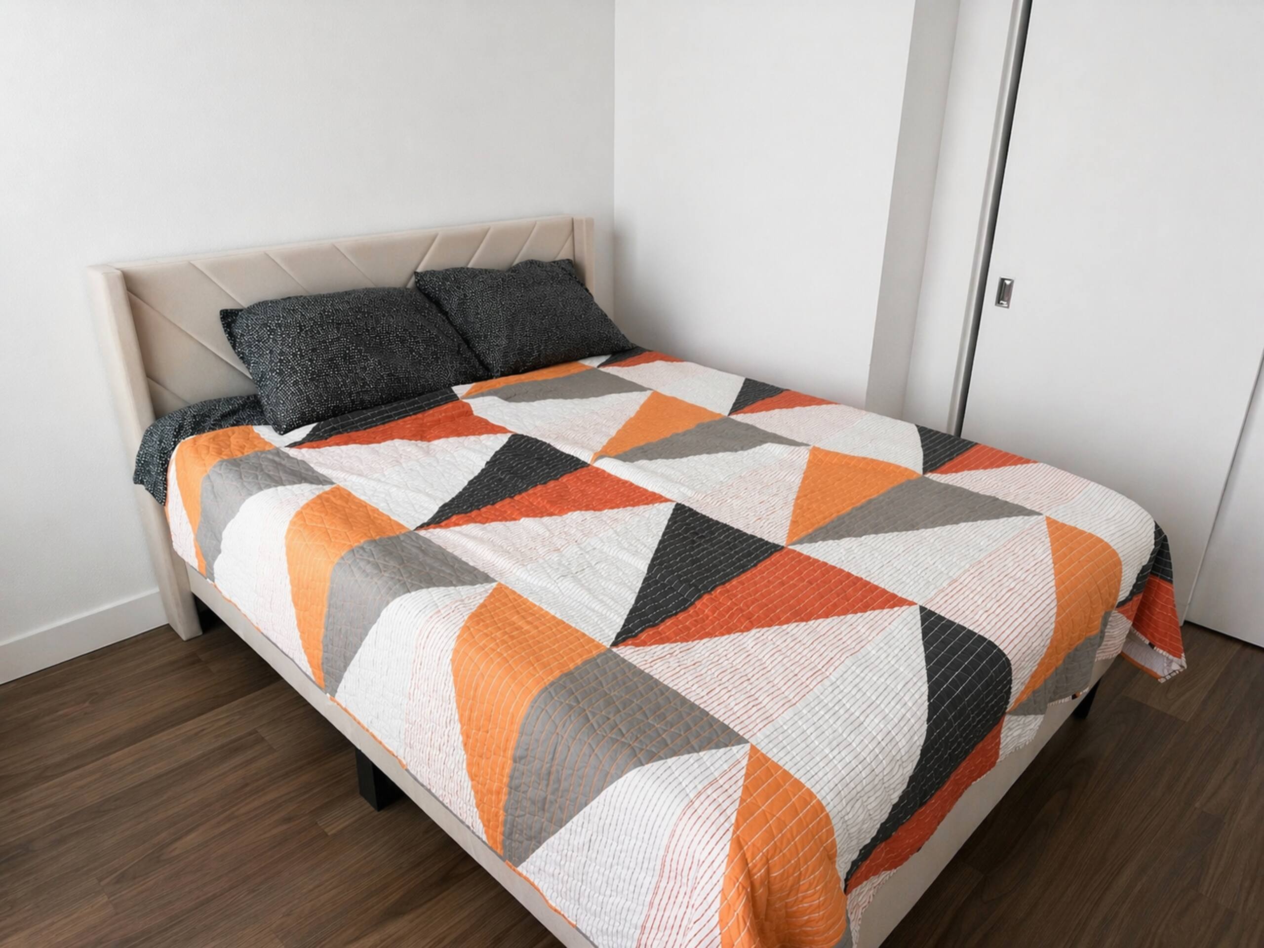 Luxury 1BR at Vasara Workpods, Pool, Spa & Rooftop - Photo 7