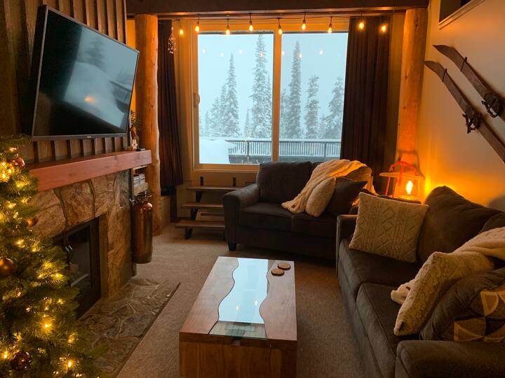 Sleepy Hollow - Big White Ski Resort, BC