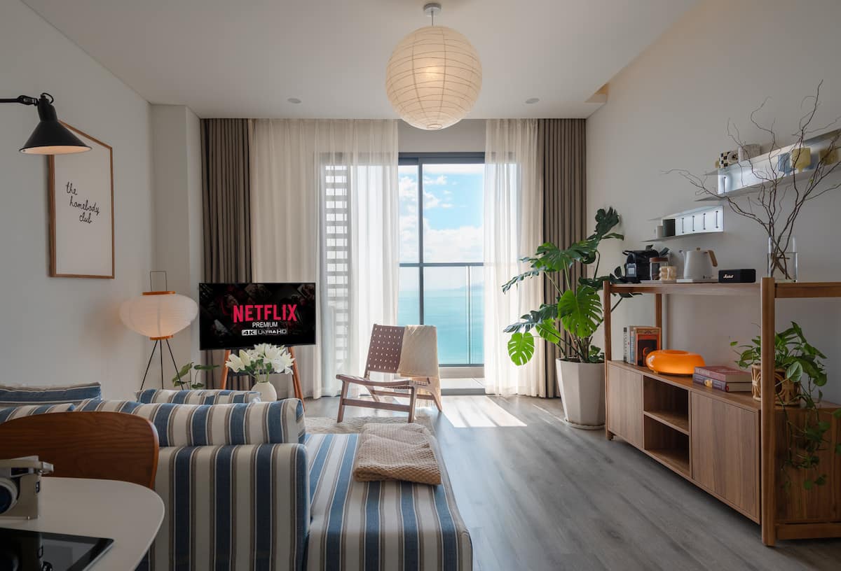 Marina Suites Airbnb bedroom
