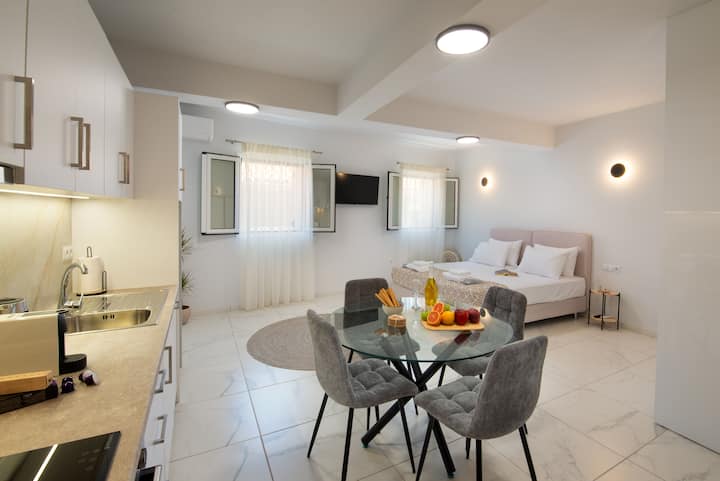 Oikeia Apartments Standard By All About Paxos - Paxi
