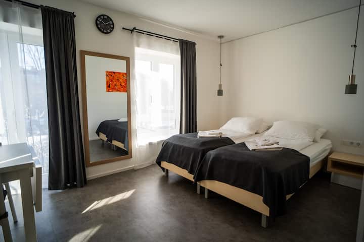 Studio Apartment With Kitchenette & French Balcony - Maribor
