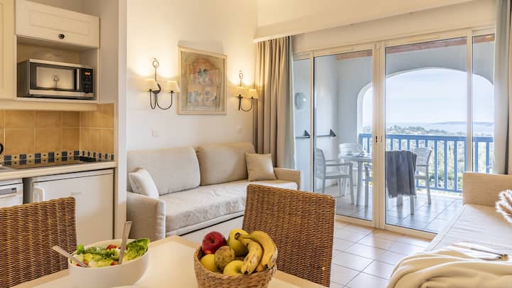 Pierre&vacances-apt 4 P-1ch-terrasse-vue Mer-clim - Grimaud