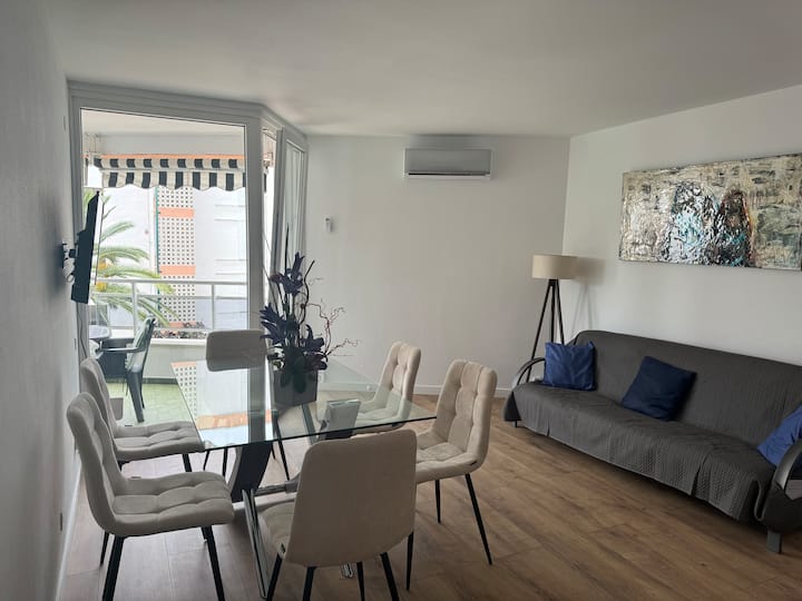 Large Family Apartment With Pool, Beach, Sleeps 10 - Cambrils