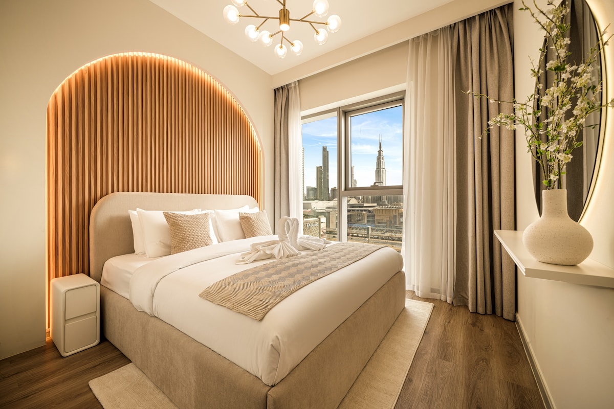 2 Bedroom Furnished Apartment | Downtown Views II 2