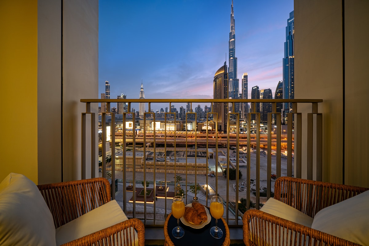 2 Bedroom Furnished Apartment | Downtown Views II 3