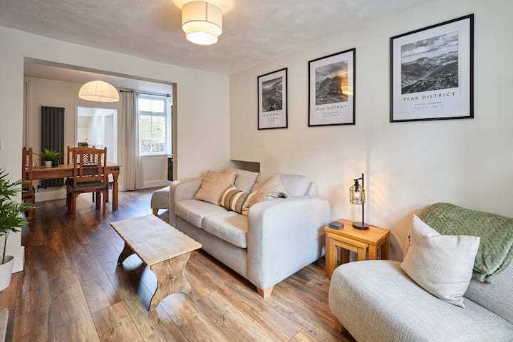 Church View - Cosy Holiday Cottage - Matlock - Gulliver's Kingdom