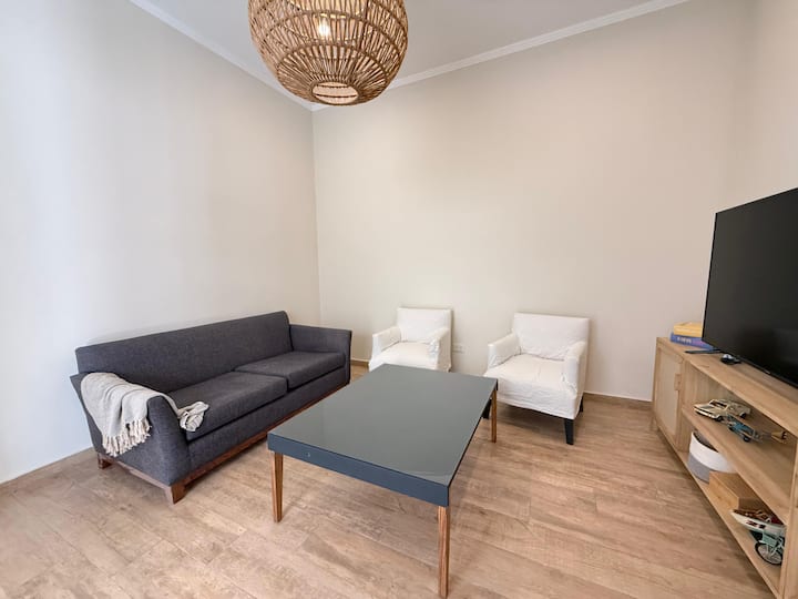 Casa nueva de 2 dormitorios en San Isidro con jardín y pileta