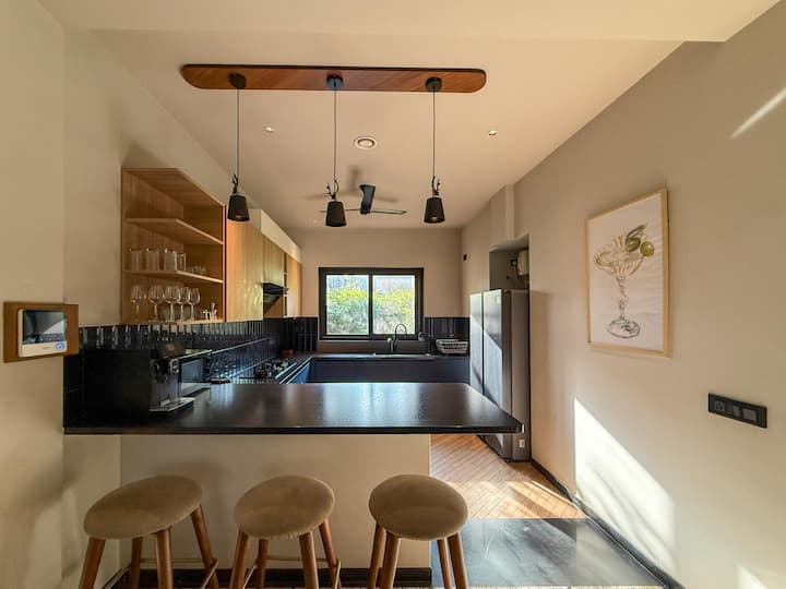 Full kitchen image 4