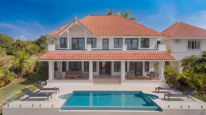 The Casa Villa, 7br Lux Villa, Infi-pool & Theatre - 트리니다드 토바고