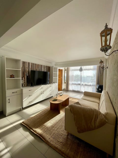 Popular Airbnb listing: Modern apartment with ocean view in Antofagasta