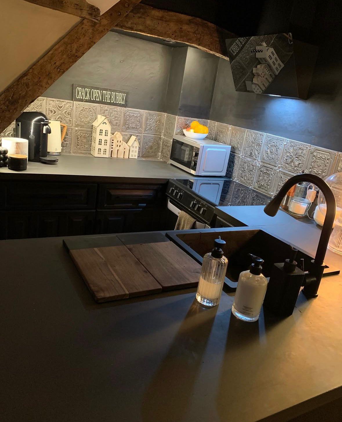 16th Century Heart of Norwich Apartment