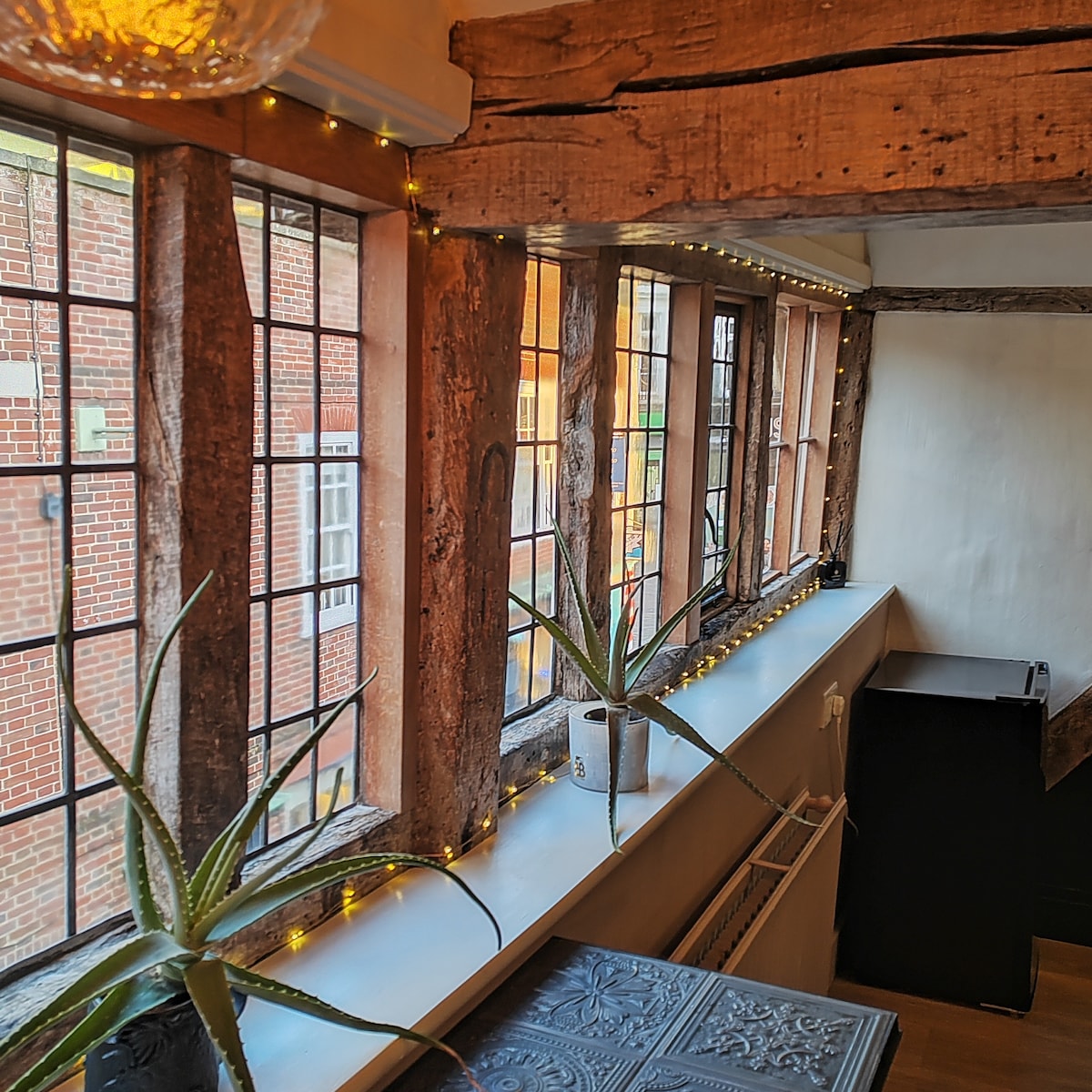 16th Century Heart of Norwich Apartment
