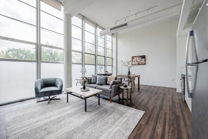 Landing | Chic 1bd, Courtyard - Kansas City
