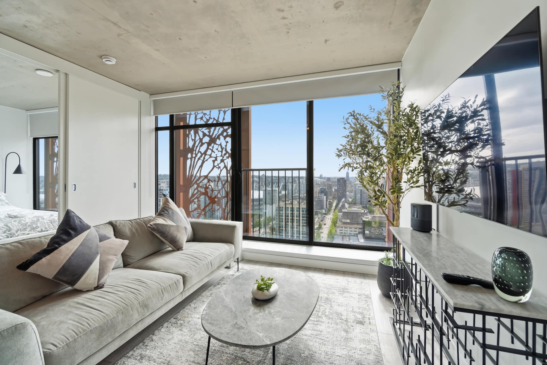 Prime Downtown Location 39th Floor Stunning Views!