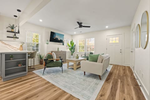 Top Airbnb: 4BR World Cup Home Near Mercedes-Benz Stadium in Cascade Avenue/Road