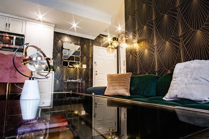 Le Velours Déco  Art Deco Retreat In East Village - 長灘