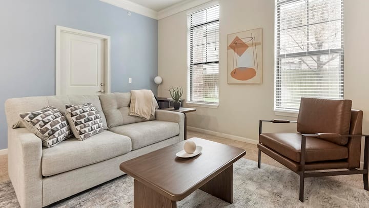 Landing | Amazing 2bd, Pool, Gym - Washington University, St. Louis