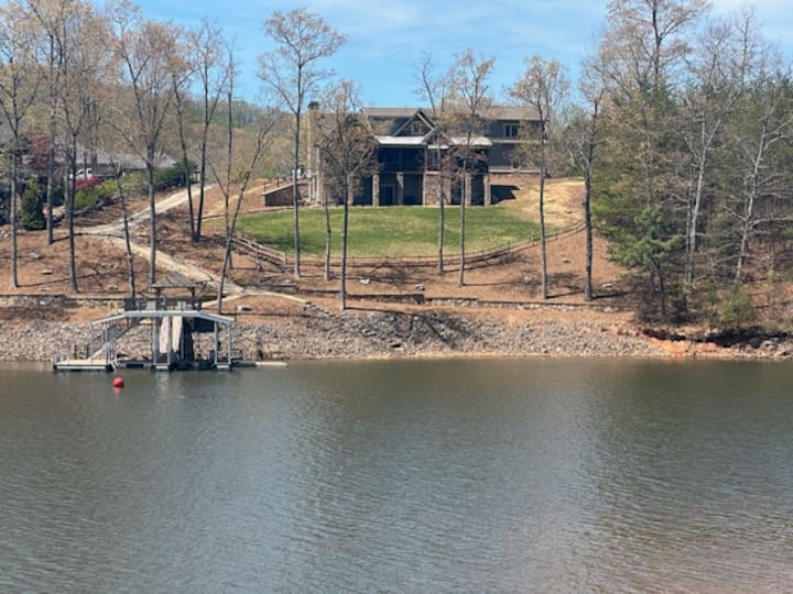 Lake's End Lodge On Stonecrest - Hiawassee, GA